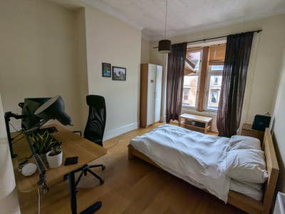Room on Victoria Road Main Photo