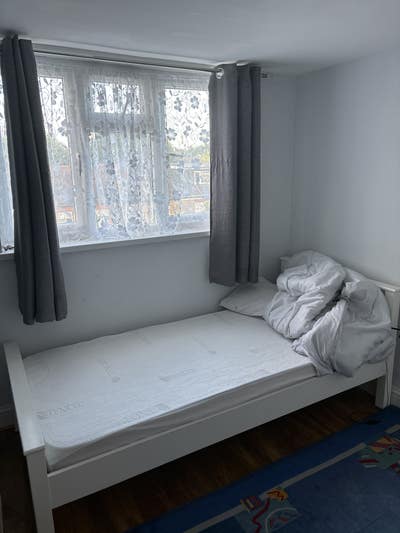 Single room in shared household Main Photo