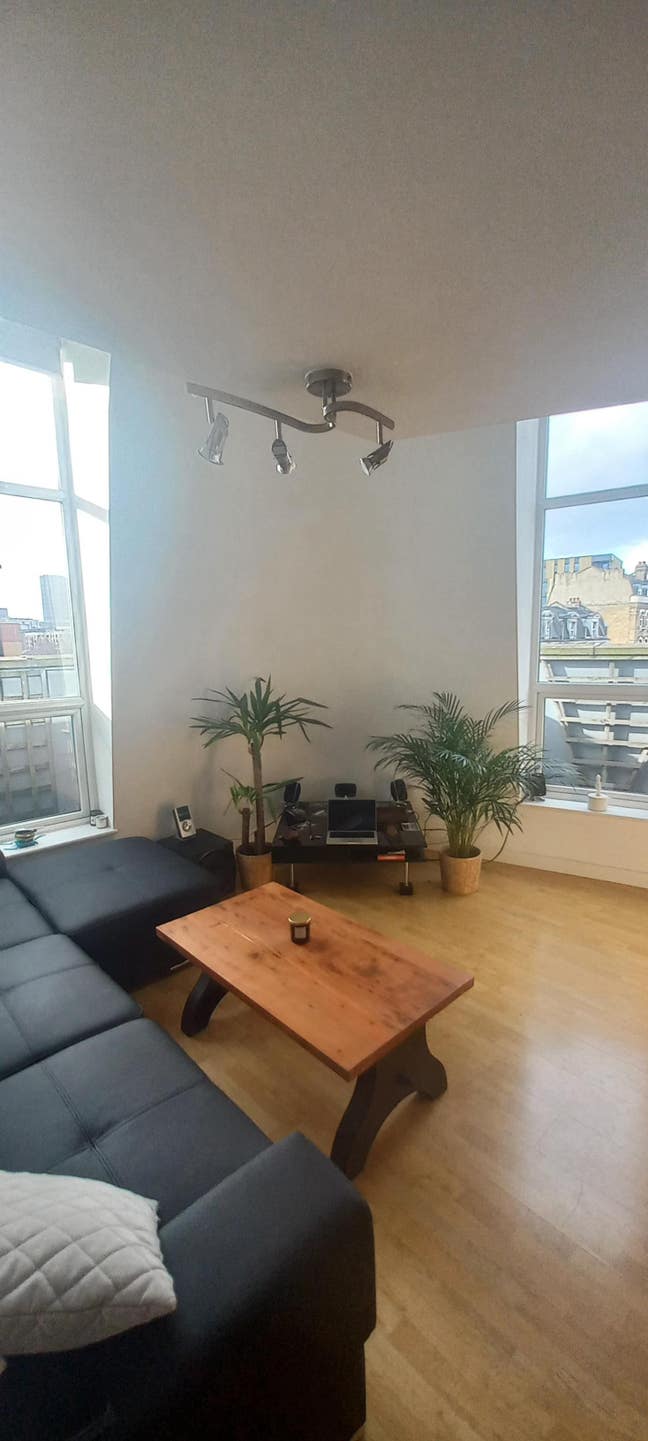 Full Duplex Apartment to Rent in London Stratford Main Photo
