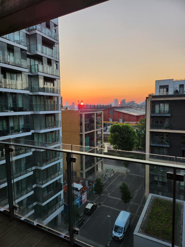 Large Double room in Wandsworth  SW18 Main Photo