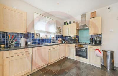 2 Bedroom Chiswick Main Photo