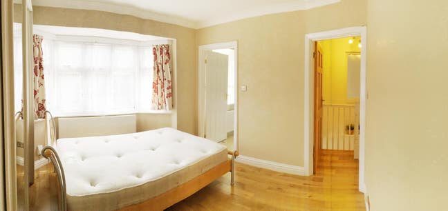 Bright Quiet En-suite Double Room Main Photo