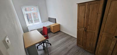 4 bed flat, neat MRI hospital Oxford rd, uni Main Photo