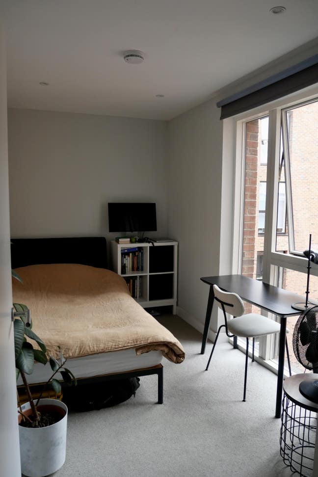 Sublet in Modern Dlaston Flat Main Photo