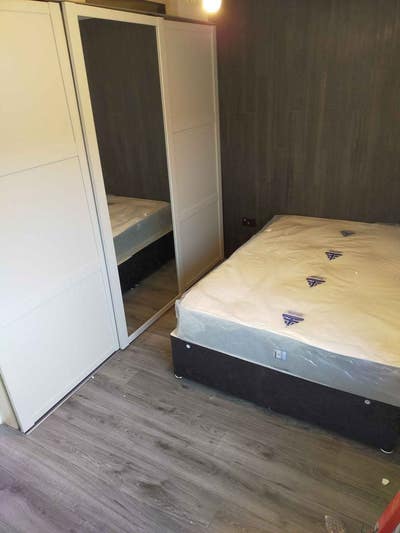 Double Room in recently renovated house Main Photo