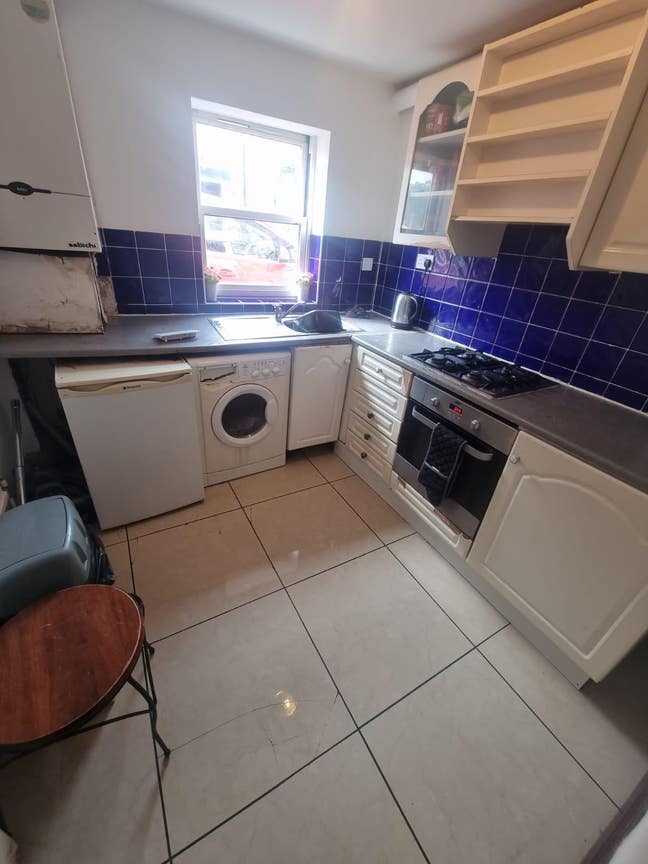 Double bedroom near city centre  Main Photo