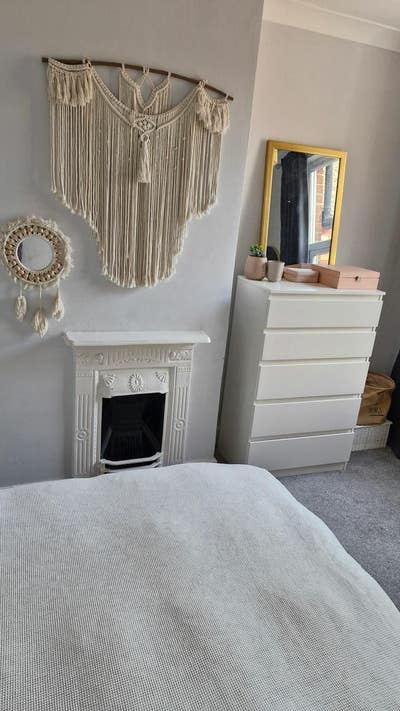 Available Now Spacious Double Room Main Photo