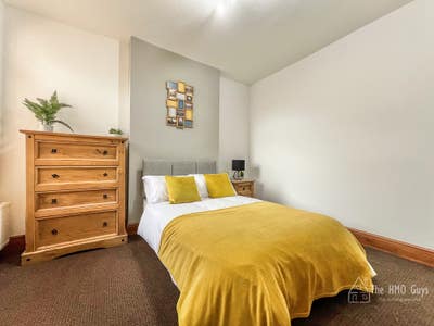 ! ! Refurbed Ensuite Double Rooms ! ! Last Room!! Main Photo