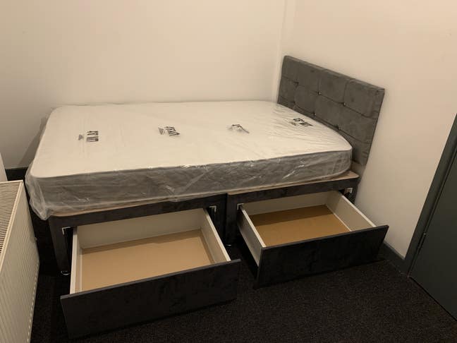 Newly Refurbished rooms available, bills included Main Photo