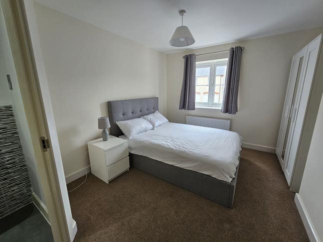 Furnished en-suite room and cosy living space.  Main Photo