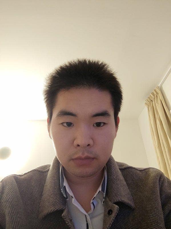 I am a male professional aged 30. I am lookin... Main Photo