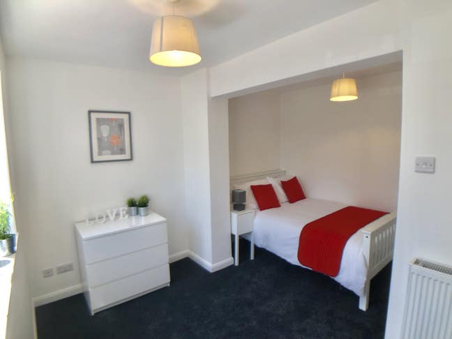 Large Double Room - Whiteley Side of Fareham Main Photo