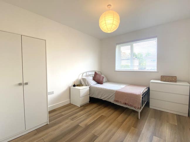 Modern, fully equipped 6-bed Professional house! Main Photo