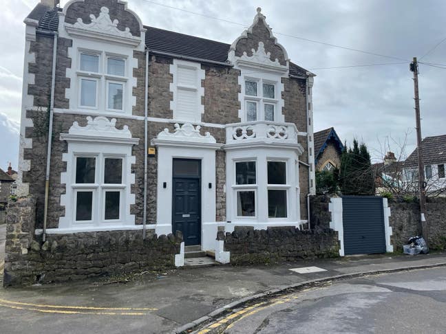 Large Victorian shared House Main Photo