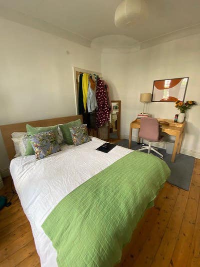 Double Room in Sociable 4 Bed House with Garden Main Photo