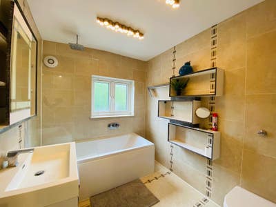 Modern 7 Bed Apartment in Orpington (Walsingham) Main Photo