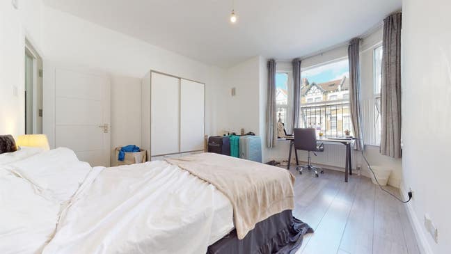 Spacious 3 Bed Flat In Kilburn  Main Photo