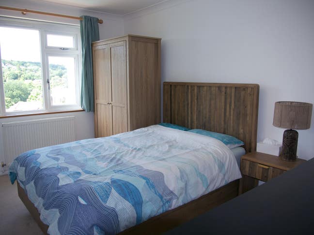 Furnished en-suite double room with pool access Main Photo