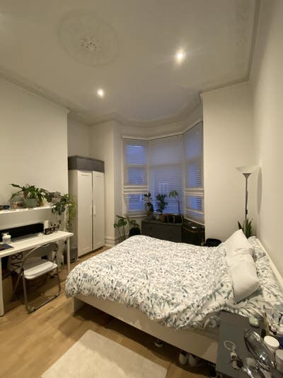 Double bedroom in shared house. Main Photo