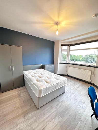 5 Bed Ensuite on Ansty Rd opp.UniHospital Main Photo