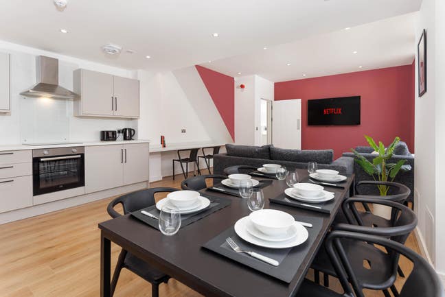(B)  House Share in Aigburth L17 Main Photo