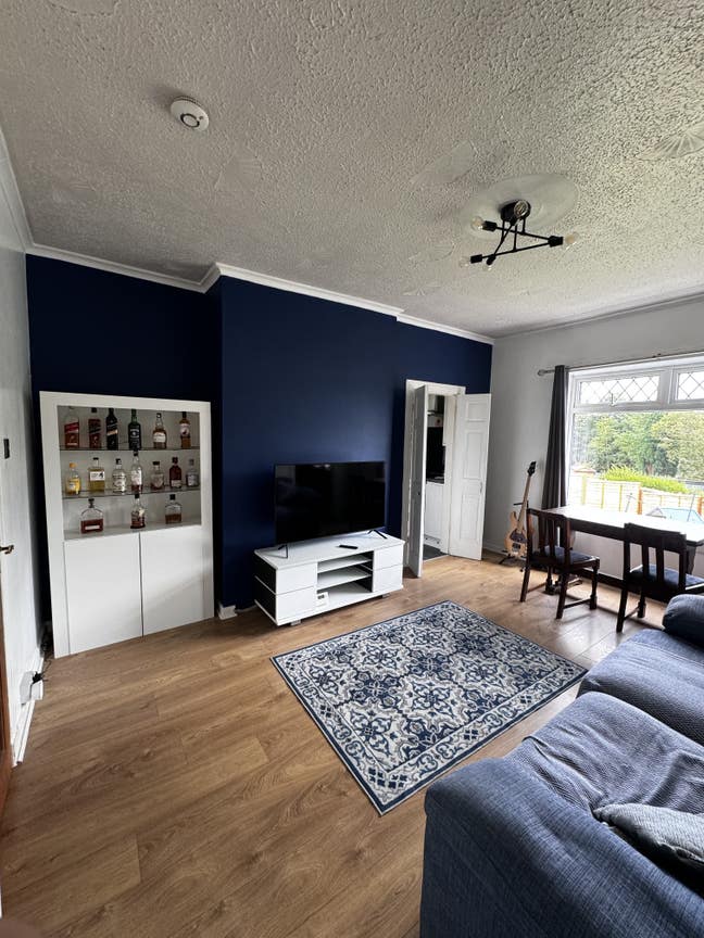Looking for a Flatmate Main Photo