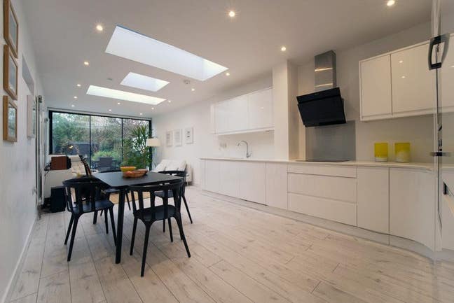 Brentford Station - Large Double with Ensuite Main Photo