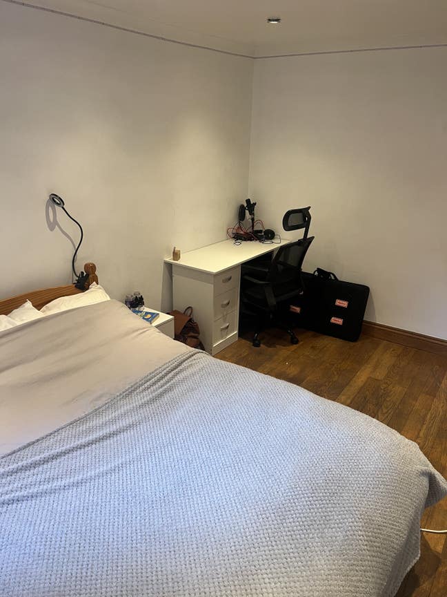 Dec SUBLET. Room in Battersea  Main Photo