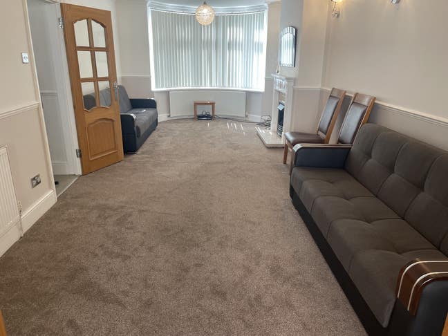 Room available Main Photo