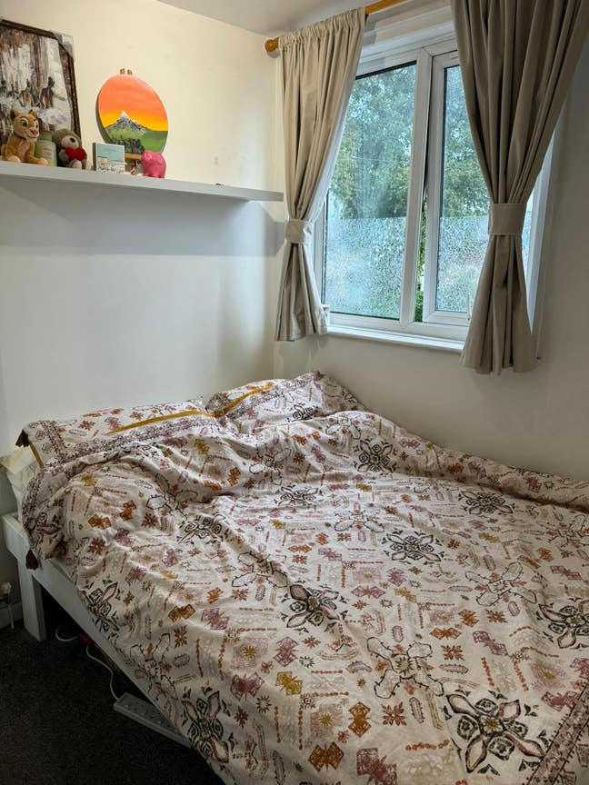 Double room in a girly houseshare  Main Photo