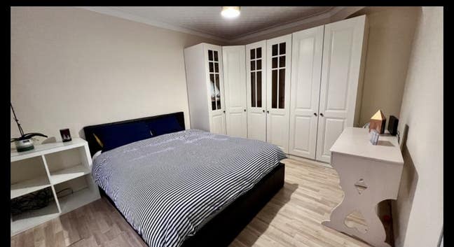 Double bedroom available  Main Photo