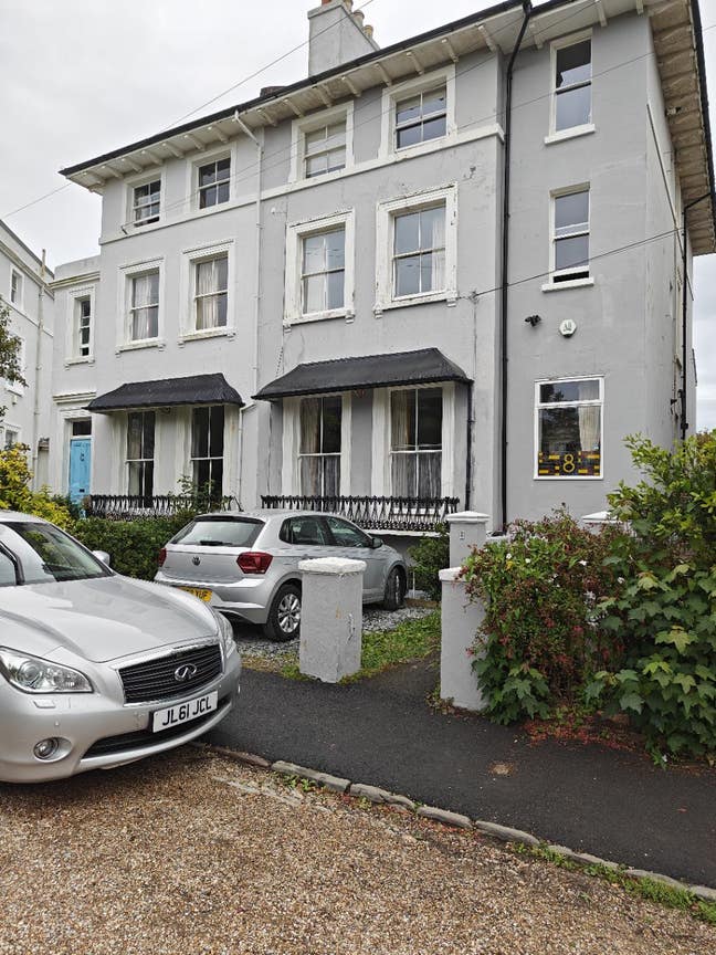 Two rooms in a large share Victorian Terrace House Main Photo