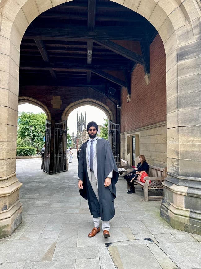 Professional Male seeks a single or double room Main Photo