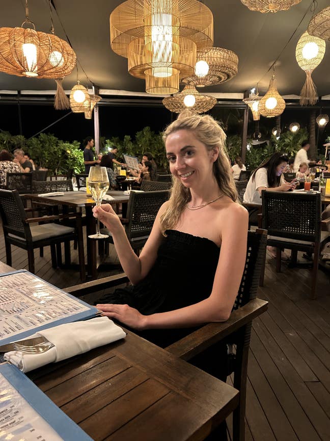 Seeking a double room or apartment Main Photo