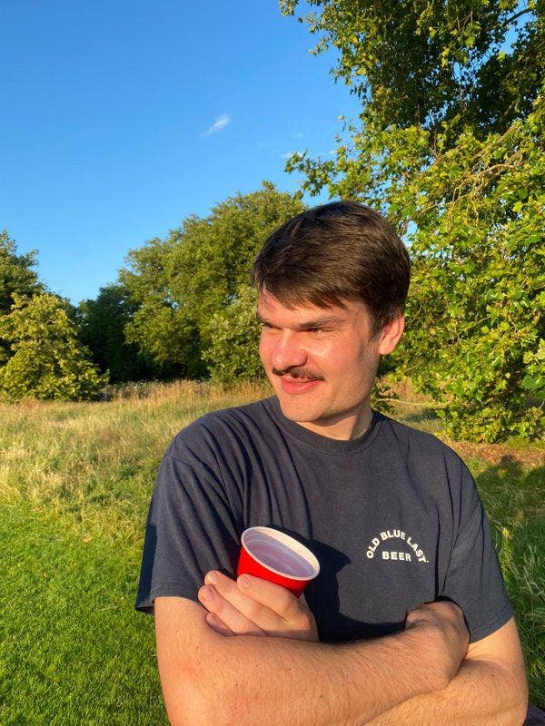 Job Hunter seeking a place by the sea Main Photo