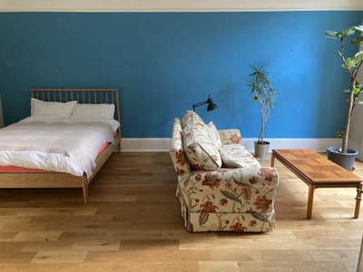 Premium XL room in XL Westend flat + leafy gardens Main Photo
