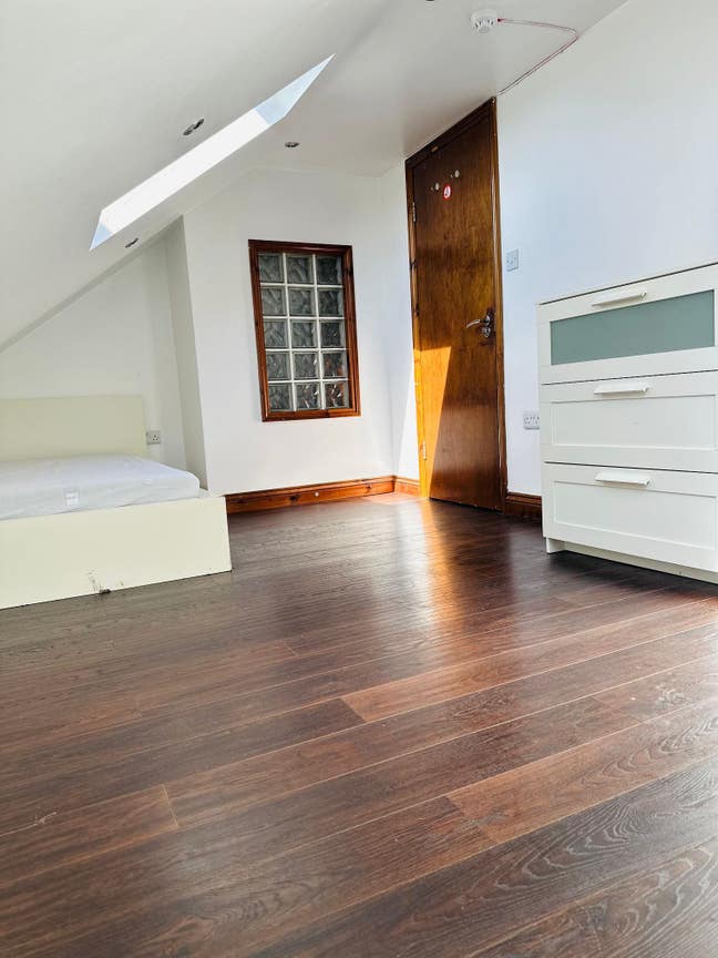 Room for Rent Main Photo