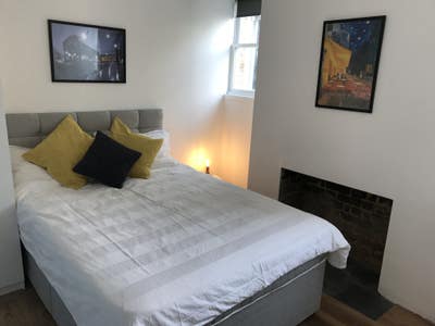 Double Room - Stylish House - Central Southend Main Photo