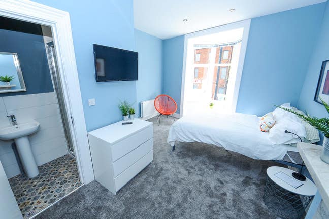 Bright & Modern Ensuite Room, Close to City Centre Main Photo