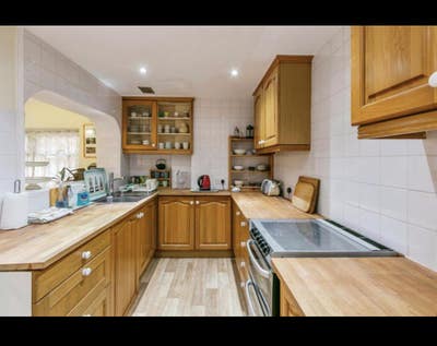 Room to rent in whole house in Branksome Main Photo