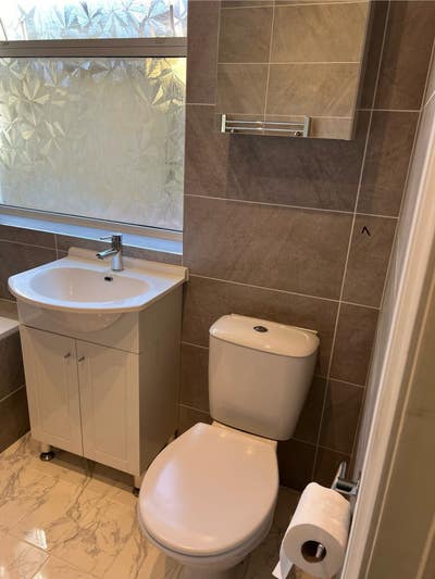 Uxbridge LBH. DBL Room -Ladies house Main Photo