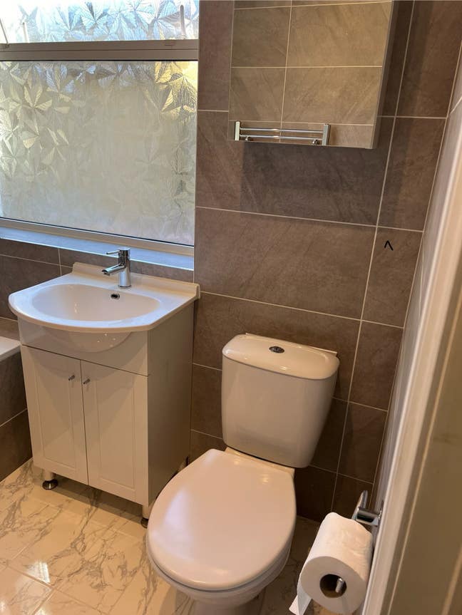Uxbridge LBH. DBL Room -Ladies house Main Photo