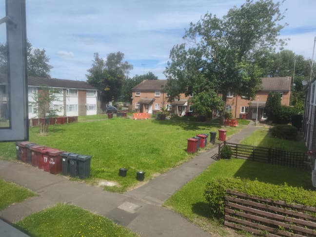 Newly Refurbished 2 Bedroom 1st floor Flat Reading Main Photo