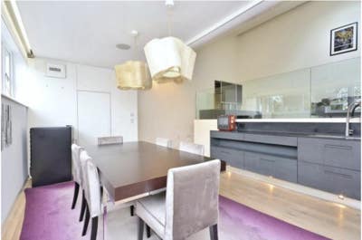 Modern double room w/ walk-in closet on Abbey Road Main Photo