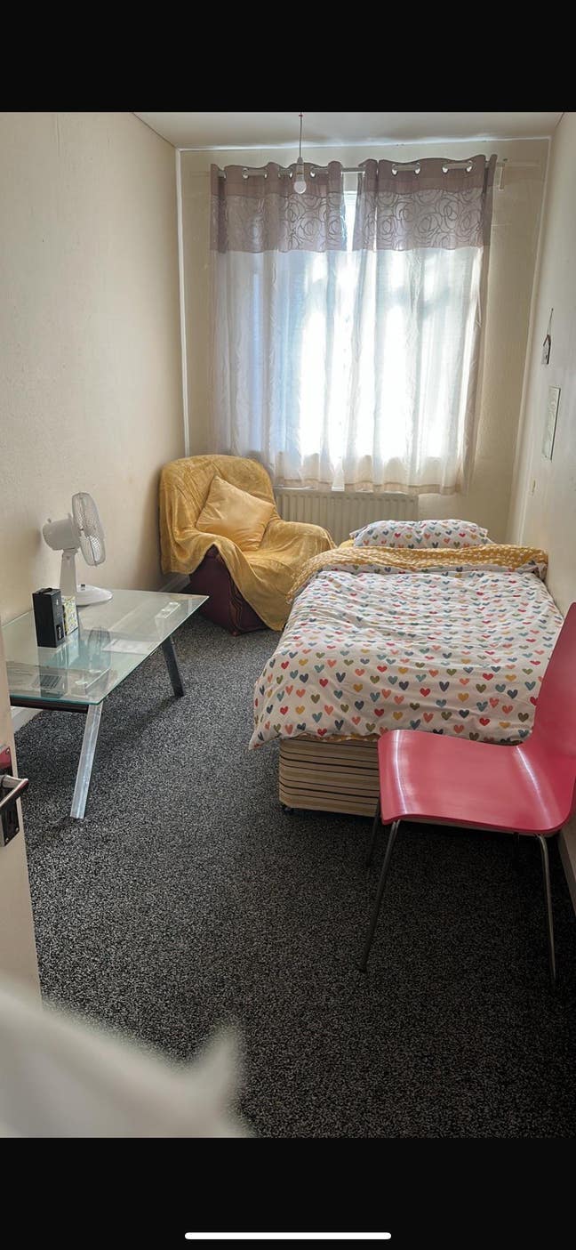 Flatmates to share accommodation required  Main Photo