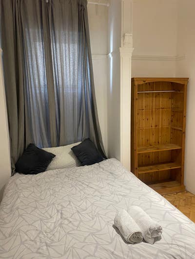 Double Room and Ensuite rooms available now Main Photo