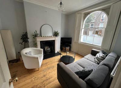 Double room in Angel townhouse Main Photo