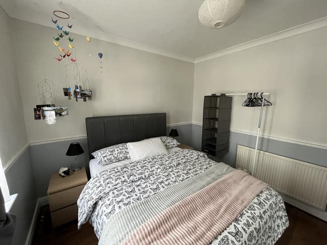 2-bedroom house-share with 1 person only! 😍 Main Photo