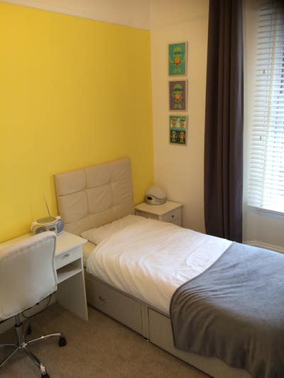 Room in Wellswood Main Photo