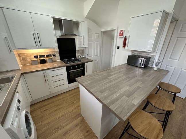 Luxury Rooms Available Near Uni - Bills Inc Main Photo